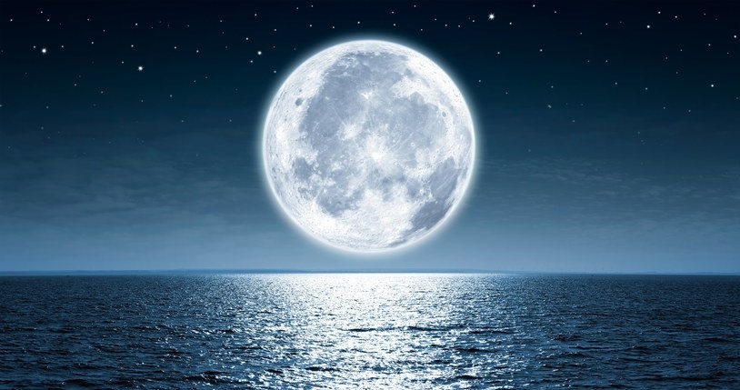 Istnieje wiele badań, które próbowały zrozumieć potencjalny związek między fazami Księżyca a jakością snu /123RF/PICSEL