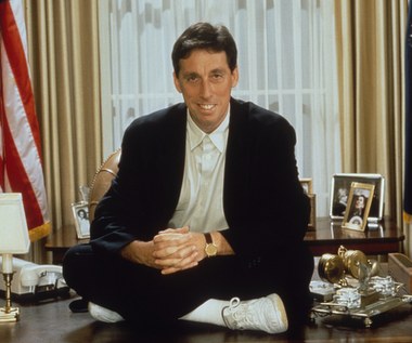 Ivan Reitman urodził się w leżącej na terenie obecnej Słowacji miejscowości Komarno w żydowskiej rodzinie (matka przyszłego reżysera przeżyła pobyt w obozie Auschwitz-Birkenau). Na początku lat 50. rodzina Reitmanów zdecydowała się na emigrację do Kanady, gdzie młody Ivan rozpoczął naukę w McMaster University. Już w czasach studenckich zaczął kręcić pierwsze filmy, jednak rozgłos zyskał dopiero w latach 70. jako producent pierwszych filmów Davida Cronenberga.