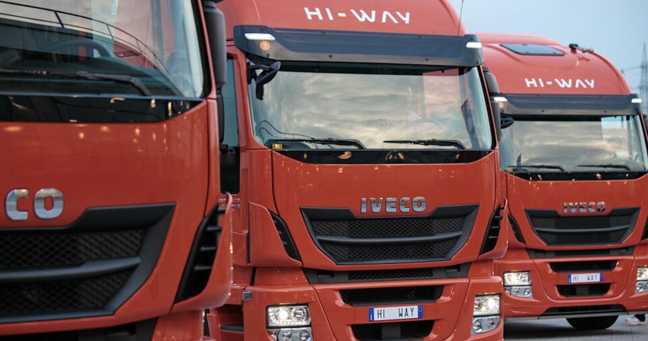 Iveco Stralis. Takim ciągnikiem siodłowym miał służbowo jeździć do Brukseli europoseł Ryszard Czarnecki /Getty Images