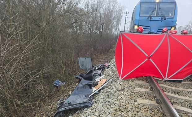 Iwona i Krystian zginęli pod kołami pociągu. Prokuratura sprawdza, czy zadziałała sygnalizacja