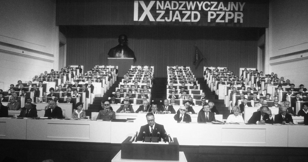 IX Nadzwyczajny Zjazd PZPR, Warszawa, 14.07.1981, n/z przemawia I sekretarz KC PZPR Stanisław Kania /Wojtek Laski /East News