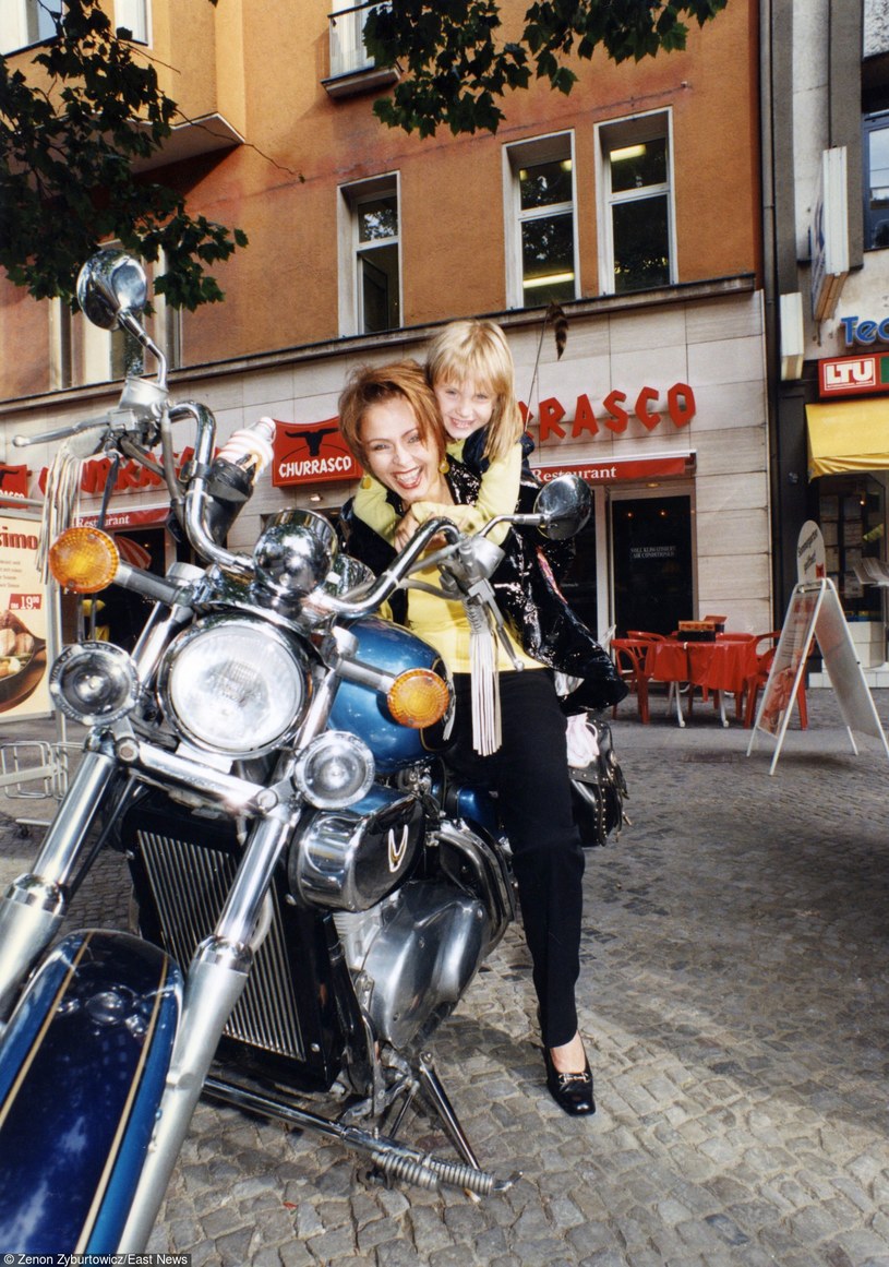 Iza z córką w Berlinie (lata 90.) /- /East News