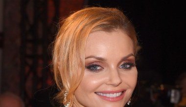 Izabella Miko hasa po plaży i z dumą prezentuje figurę