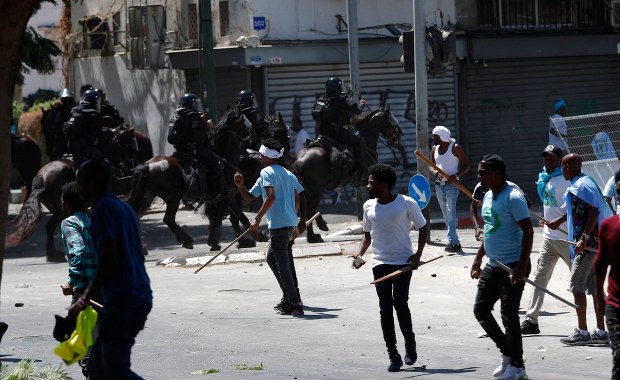 Izrael: Gwałtowne protesty azylantów z Erytrei. Około 140 rannych