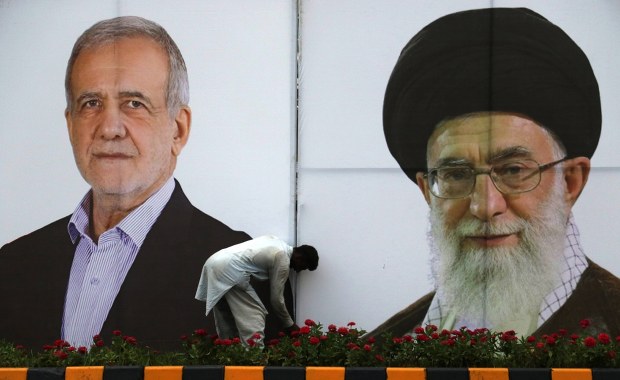 Izrael i Stany Zjednoczone obrały za cel przywódcę i prezydenta Iranu