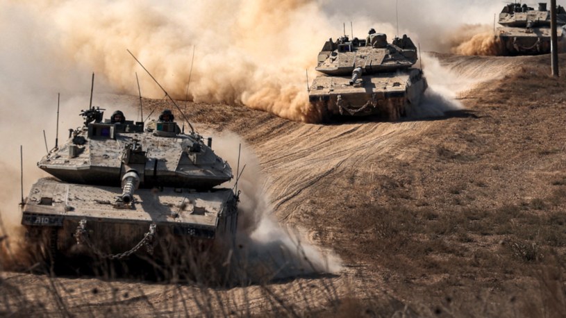Izrael prowadzi kolejne ataki lądowe w Strefie Gazy. Oto wszystko co musisz wiedzieć o inwazji / JACK GUEZ/AFP  /AFP