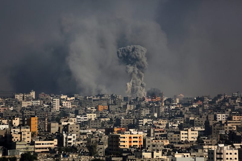 Izrael prowadzi ostrzał Strefy Gazy /MOHAMMED SABER  /PAP/EPA