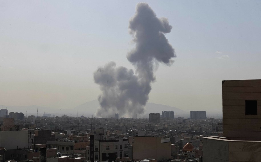 Izrael rozpoczął "prewencyjny atak" na Iran; w Teheranie doszło do licznych eksplozji /ATTA KENARE/AFP /East News