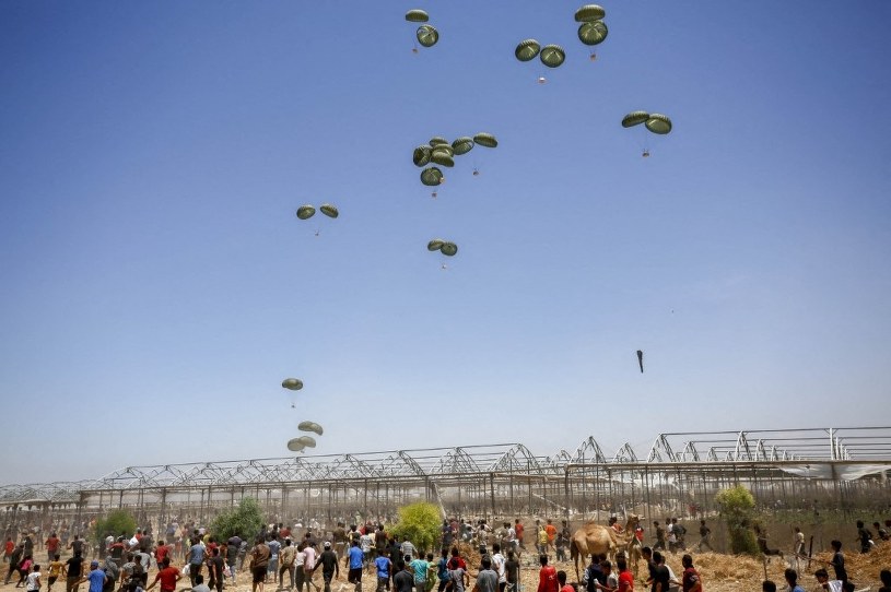 Izrael wstrzymuje przerwy humanitarne. "Gaza to strefa walk"