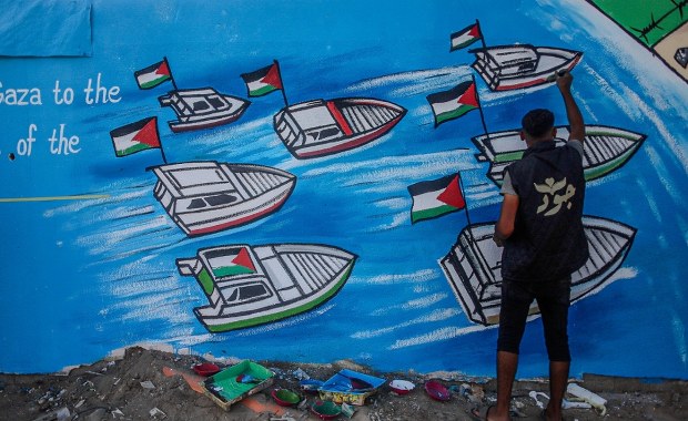 Izrael zatrzymuje kolejne statki flotylli i rekwiruje pomoc humanitarną