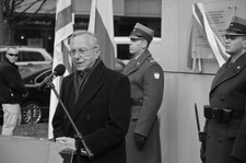 Izrael: Zmarł Mosze Arens, były minister obrony i spraw zagranicznych