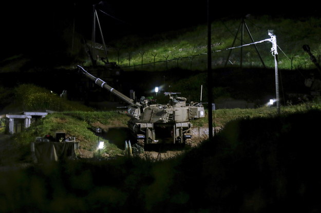 Izraelska artyleria rozmieszczona w pobliżu granicy z Libanem /ATEF SAFADI  /PAP/EPA