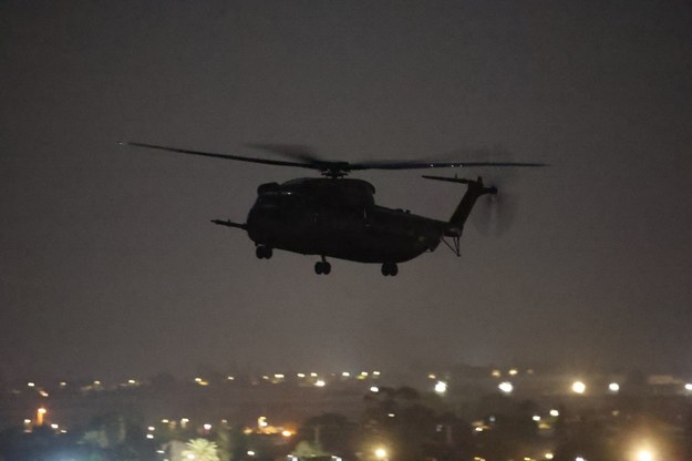 Izraelski helikopter w pobliżu granicy ze Strefą Gazy /ATEF SAFADI  /PAP/EPA