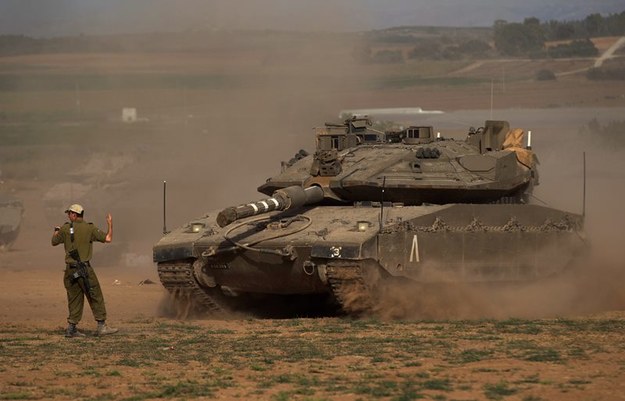 Izraelskie wojsko przy granicy ze Strefą Gazy /ATEF SAFADI  /PAP/EPA