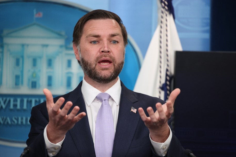 J.D. Vance podczas konferencji w Białym Domu. /PAP/EPA/SAMUEL CORUM / POOL /PAP/EPA