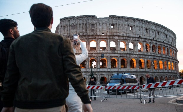 ​J.D. Vance rozjuszył turystów w Rzymie