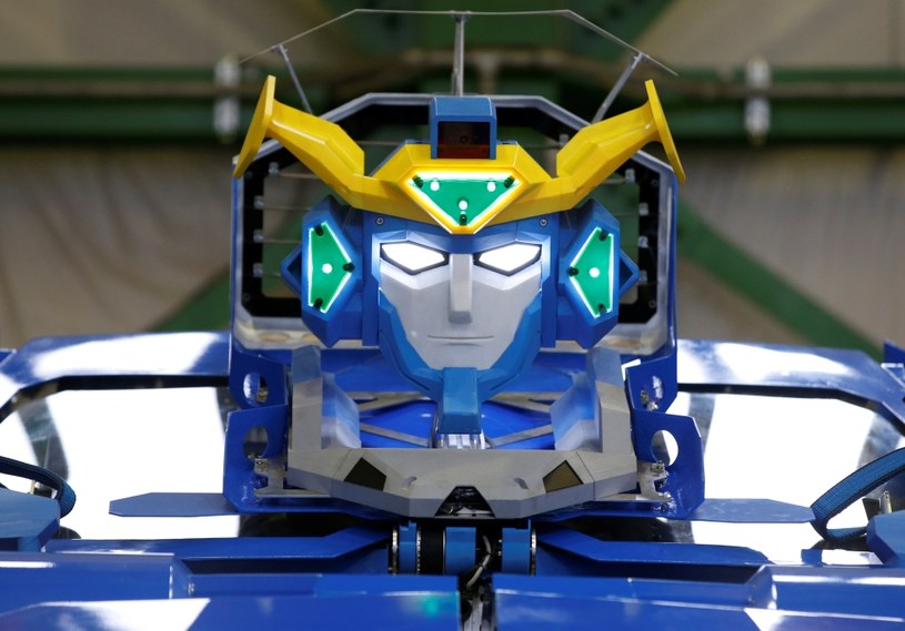 J-deite Ride potrzebuje minuty na transformację z samochodu sportowego w robota / fot: Toru Hanai (Reuters) /Agencja FORUM