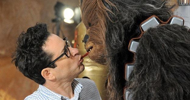 J.J. Abrams i Chewbacca w programie "Jimmy Kimmel Live" /