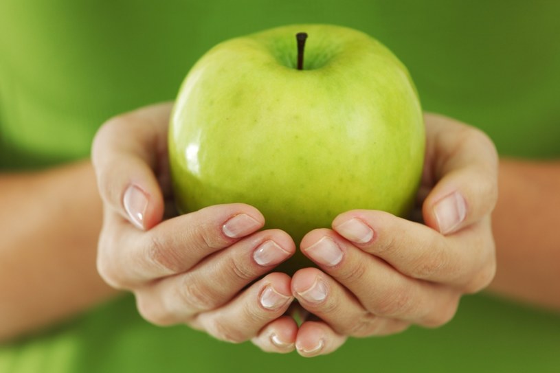 Jabłka do owoce bogate w kompleksy witamin i składników odżywczych /123RF/PICSEL