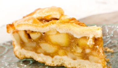 Jabłka więcej nie wypłyną z szarlotki. Dzięki temu będą mieć idealną konsystencję