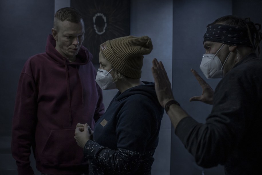 Jacek Beler na planie "Innych ludzi" /Madants & Warner Bros. Entertainment Inc / Anna Włoch /Materiały prasowe