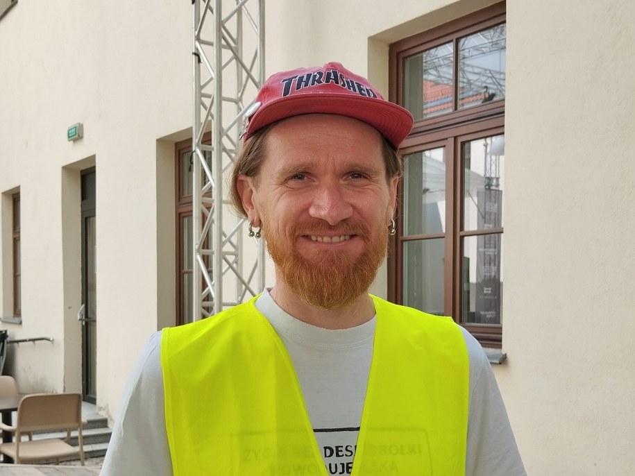 Jacek Harasimiuk zakłada, że z Zakopanego do Helu dojedzie na deskorolce w 20 dni /Dominik Smaga /RMF24