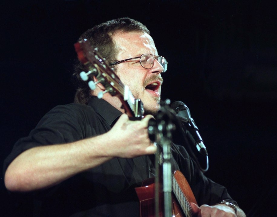 Jacek Kaczmarski (zdj. z 2000 roku) /Tomasz Gzell    /PAP