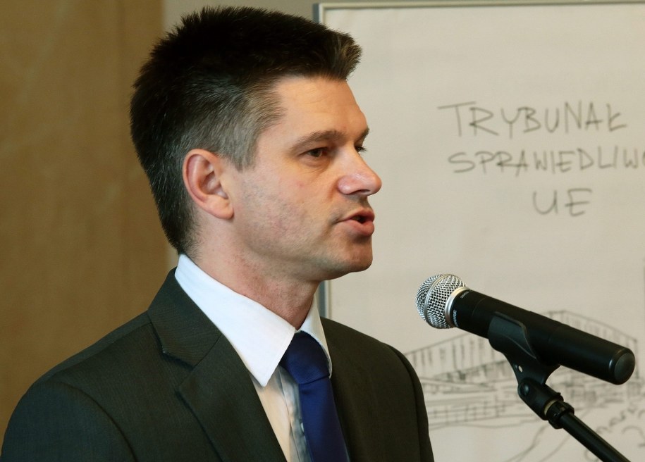 Jacek Kapica /Tomasz Gzell    /PAP