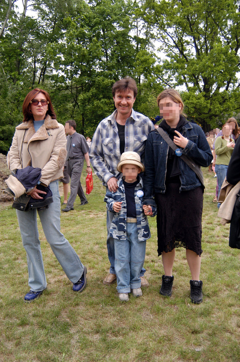 Jacek Kawalec z żoną i dziećmi, 2003 rok /AKPA