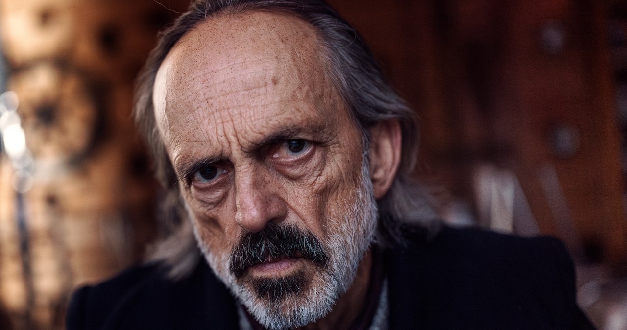 Jacek Koman w serialu "Scheda" /TVN Warner Bros. Discovery/Piotr Żagiell /materiały prasowe