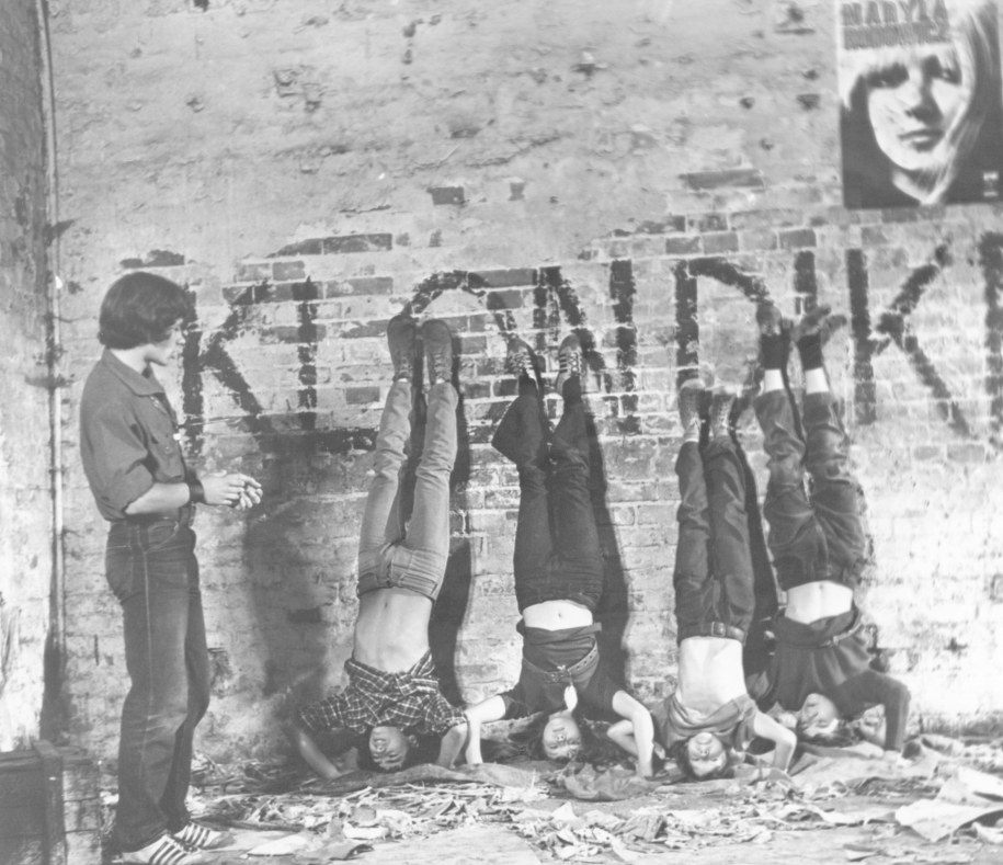 Jacek Zejdler, Andrzej Kowalewicz, Agata Siecińska, Sergiusz Lach, Henryk Gołębiewski na planie "Stawiam na Tolka Banana" /TVP/PAP- archiwum /PAP