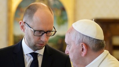 Jaceniuk po spotkaniu z papieżem: Niech Rosja zostawi nas w spokoju