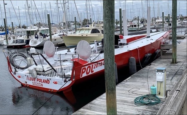 Jacht cumuje na terenie jednej z marin w stanie Rhode Island w USA /Paweł Żuchowski, RMF FM /RMF FM