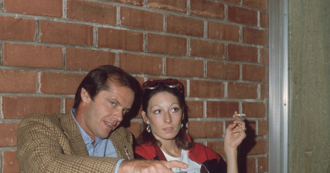 Jack Nicholson i Anjelica Houston w 1974 roku /Frank Edwards/Fotos International/Courtesy /Getty Images