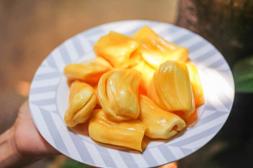 Jackfruit nie tylko świetnie smakuje. Ten tropikalny owoc jest też bogaty w składniki odżywcze /123RF/PICSEL