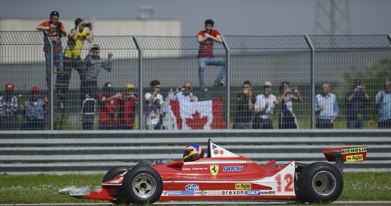 Jacques Villeneuve na torze w bazie Ferrari /Informacja prasowa