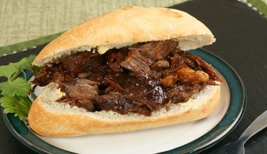 Jadano w eleganckich krakowskich restauracjach i baranach już w XIX wieku. Turyści stoją w kolejkach, by skosztować  