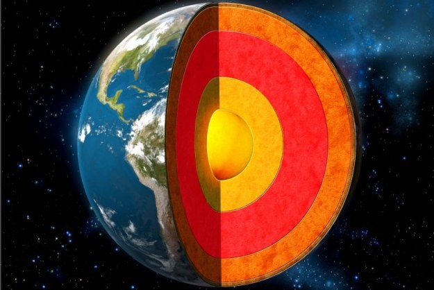 Jądro Ziemi jest kulą o promieniu 3470 km /123RF/PICSEL