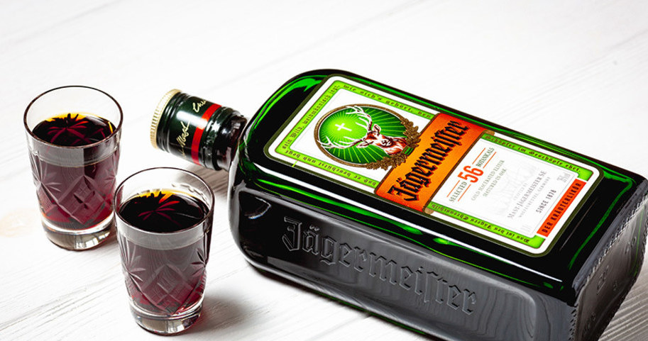 jager z czym pić /adobestock /INTERIA.PL