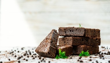 Jaglane fit brownie można jeść nawet na diecie. Banalnie prosty przepis i obłędny smak