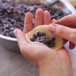 Jagody nigdy nie wypadają z pierogów. Do nadzienia wrzucam jeden dodatek