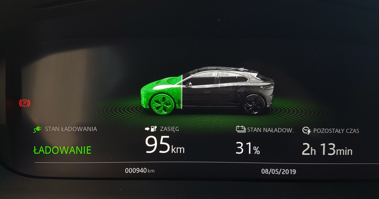 Jaguar I-Pace  - ładowanie prądem stałym na stacji o mocy 100 kW /INTERIA.PL