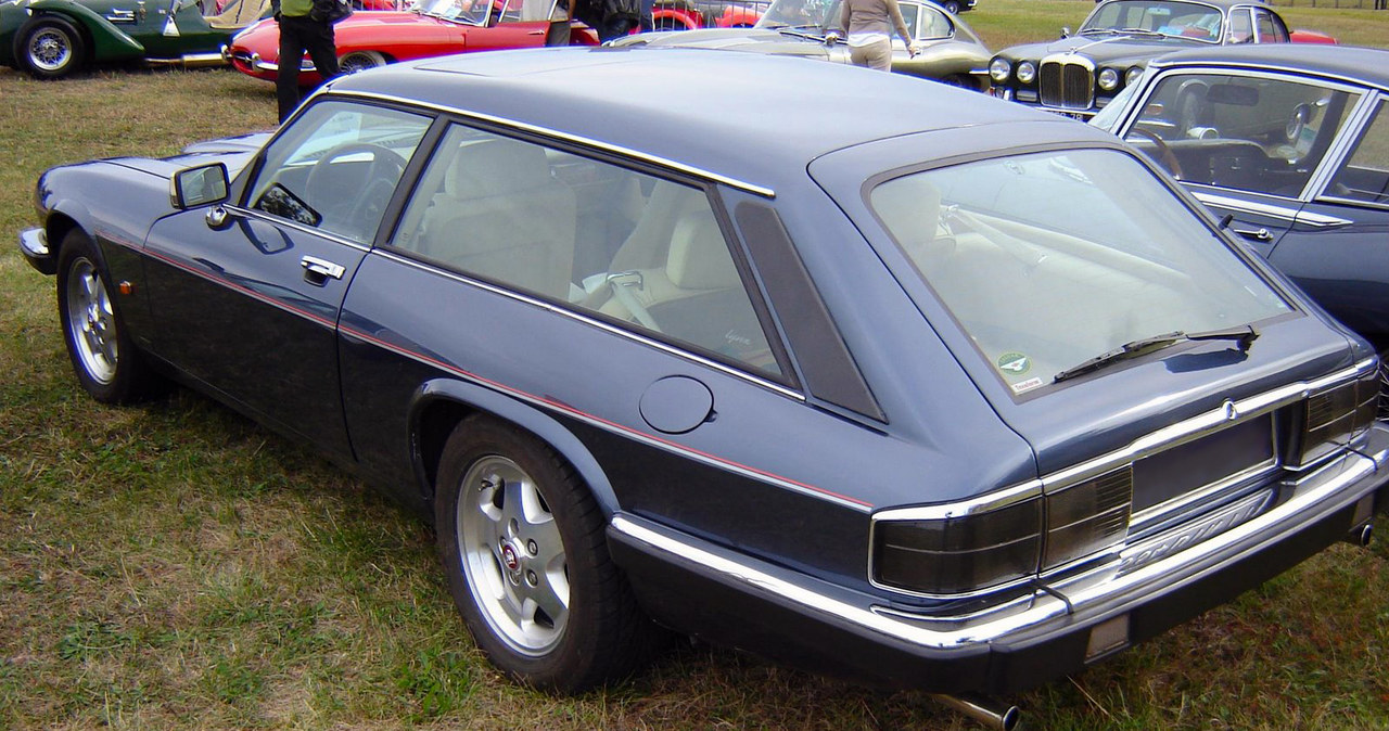 Jaguar XJ-S Lynx Eventer  / jean-pierre 60, CC BY-SA 3.0 / Autodrome de Linas-Montlhéry /Wikimedia