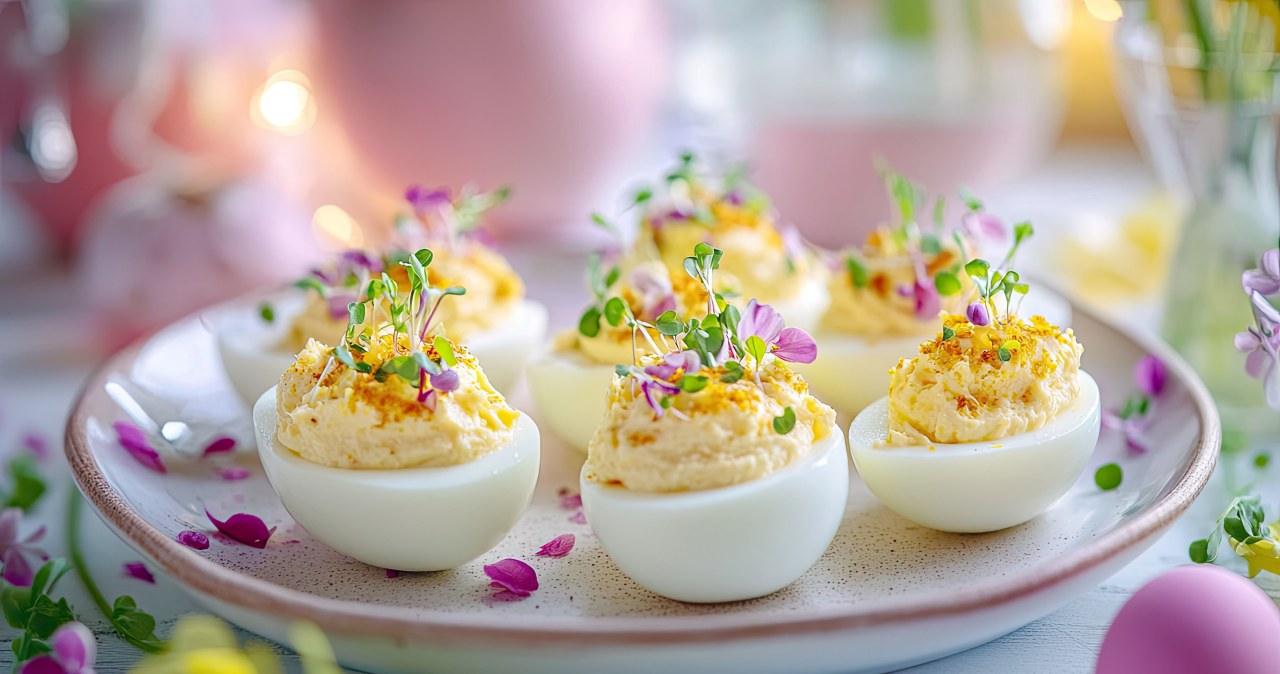 Jajka faszerowane chrzanem z imbirem to idealna propozycja dla miłośników wyrazistych przekąsek /nuttayabaifern /123RF/PICSEL