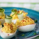 Jajka faszerowane z awokado, kurczakiem, makrelą. Poznaj 10 sprawdzonych przepisów