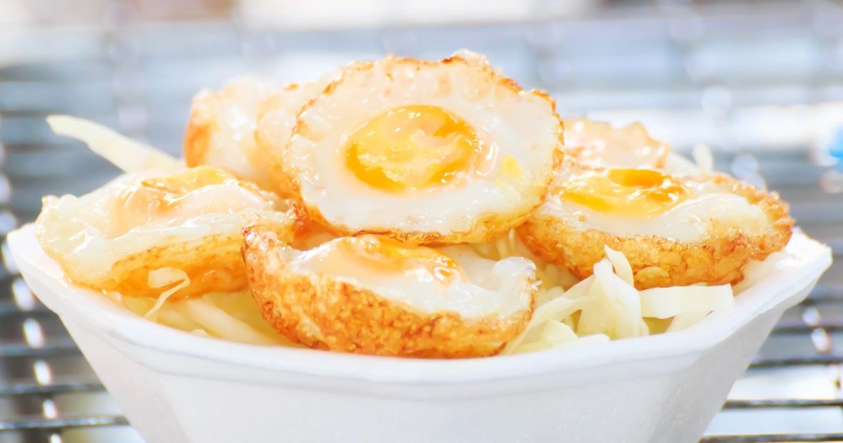 Jajka przepiórcze mają niezwykłe właściwości odżywcze. W kuchni możesz je ugotować lub usmażyć /thanarat27 /Canva Pro