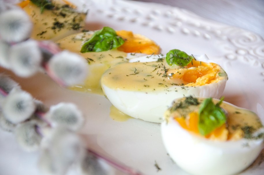 Jajka z majonezem bazyliowym /Malwina Zaborowska /RMF FM