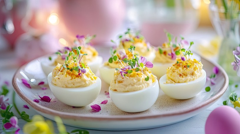 Jajka z wyrazistym farszem. Pasują idealnie na świąteczny stół