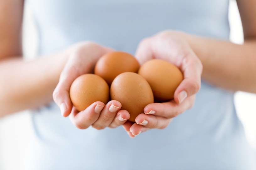 Jajko należy do produktów niskokalorycznych, które warto wprowadzić do diety redukcyjnej i antycukrzycowej /123RF/PICSEL