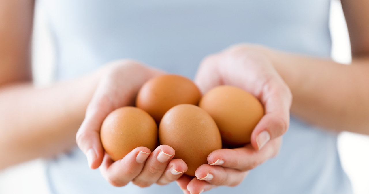 Jajko należy do produktów niskokalorycznych, które warto wprowadzić do diety redukcyjnej i antycukrzycowej /123RF/PICSEL
